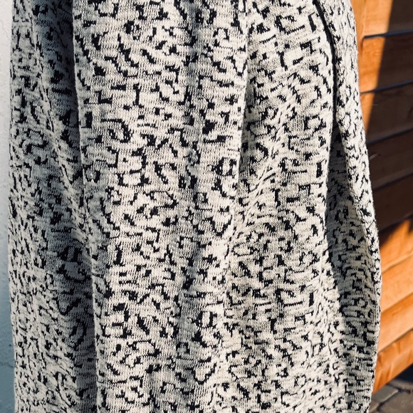 ELODIE Women's NWT Soft Coat/Sweater "L" pockets ivory & black  Casual coat - Picture 6 of 7